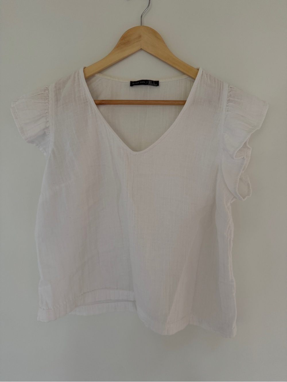 V-Neck Ruffle Gauze Shirt